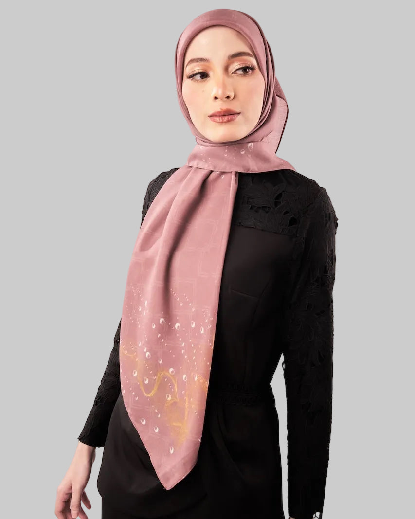 Dedikasi in Antique Rose