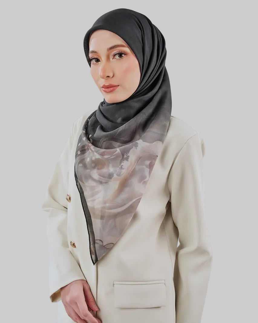 Semangat in Ash Black