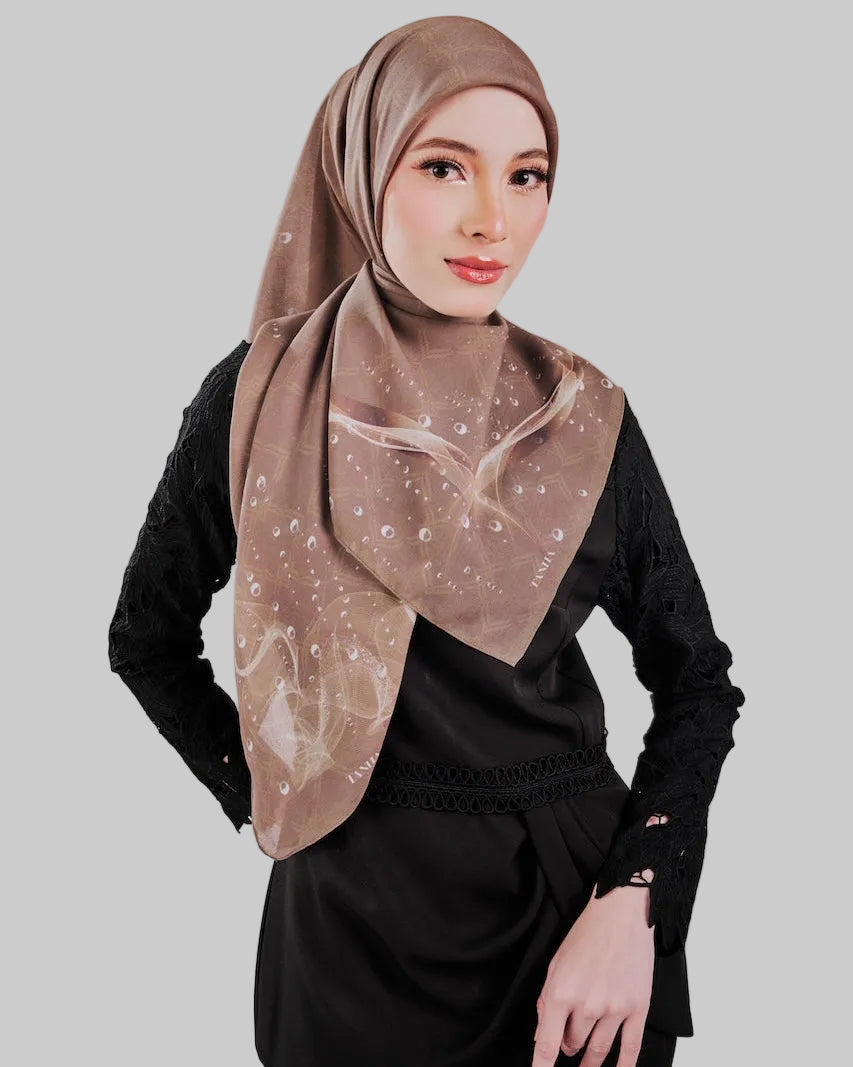 Dedikasi in Cocoa Brown