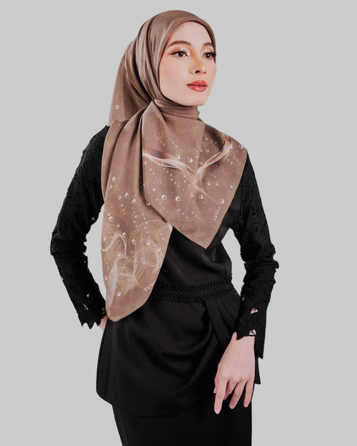 Dedikasi in Cocoa Brown