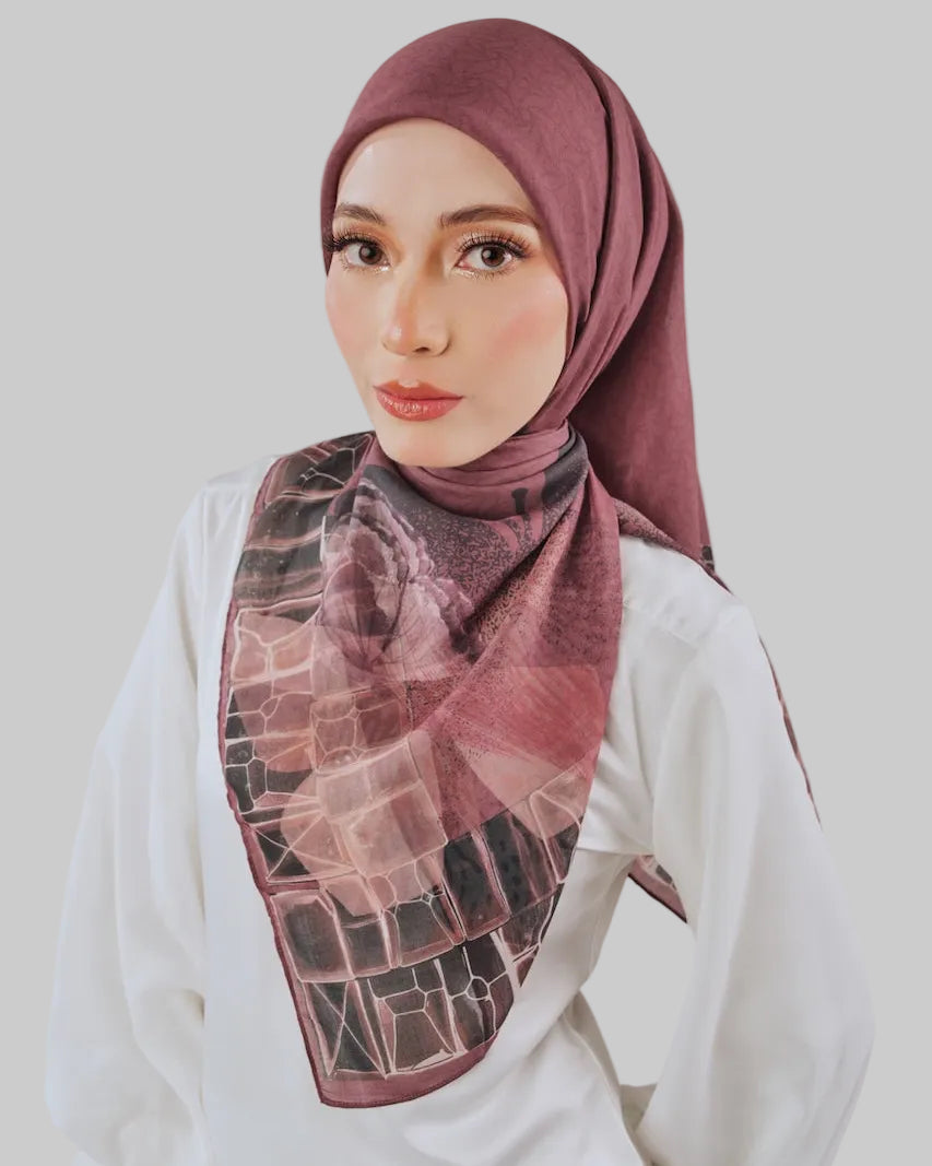 Karisma in Espresso Berry