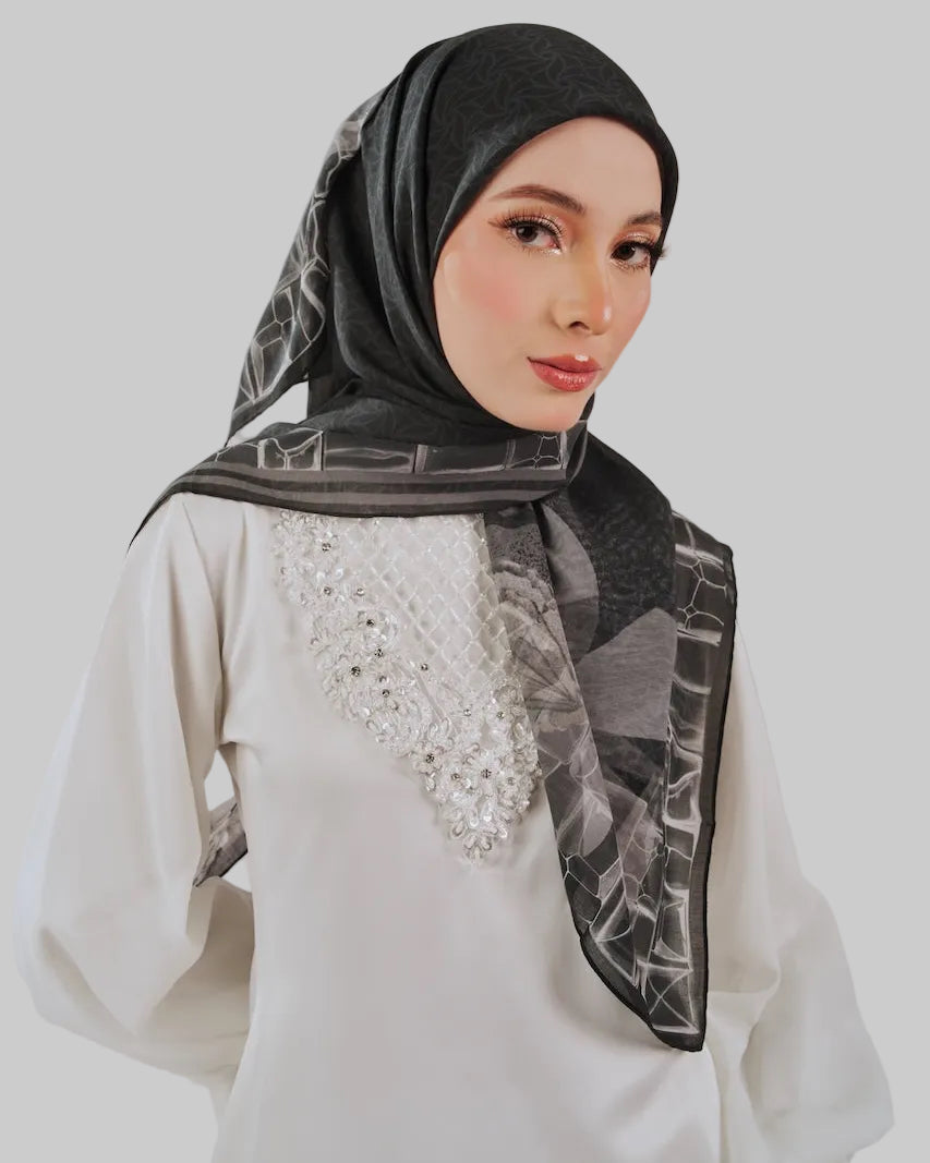 Karisma in Black