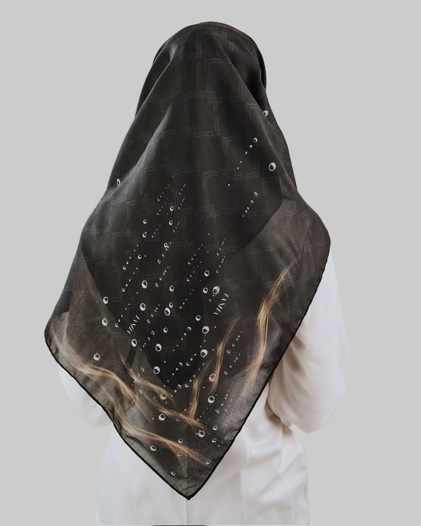 Dedikasi in Black Soft Gold