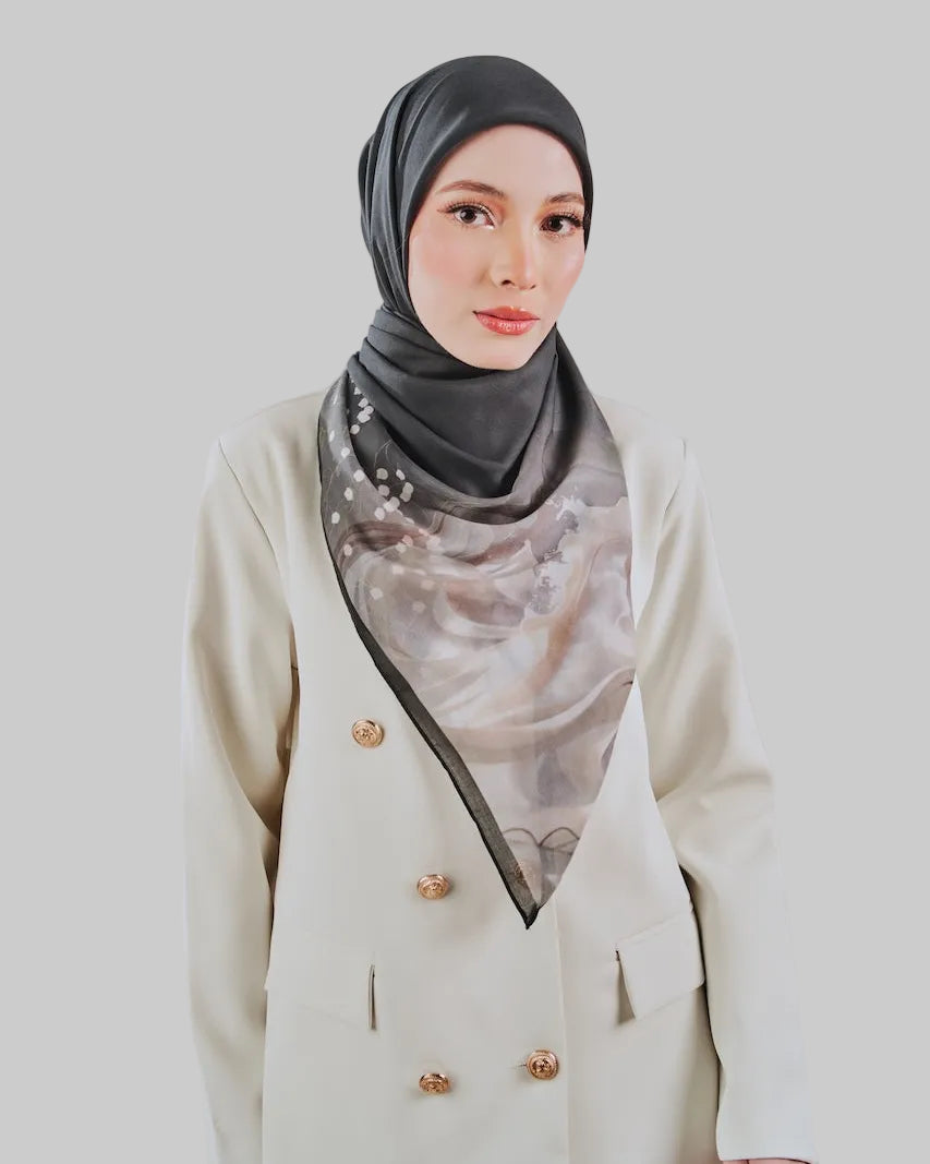 Semangat in Ash Black