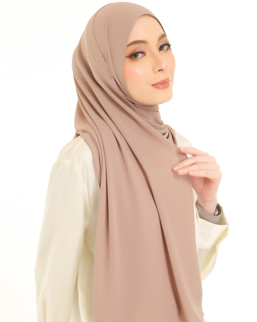 Classic Shawl in Latte