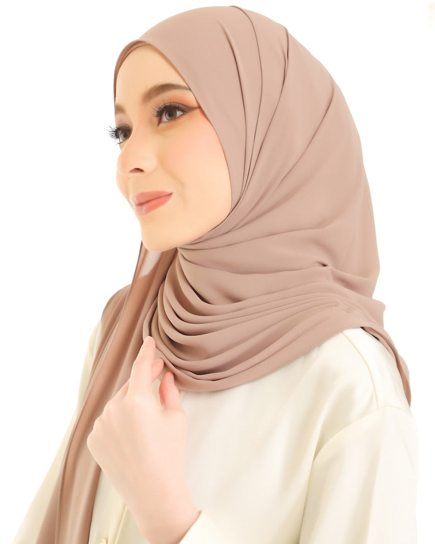 Classic Shawl in Latte