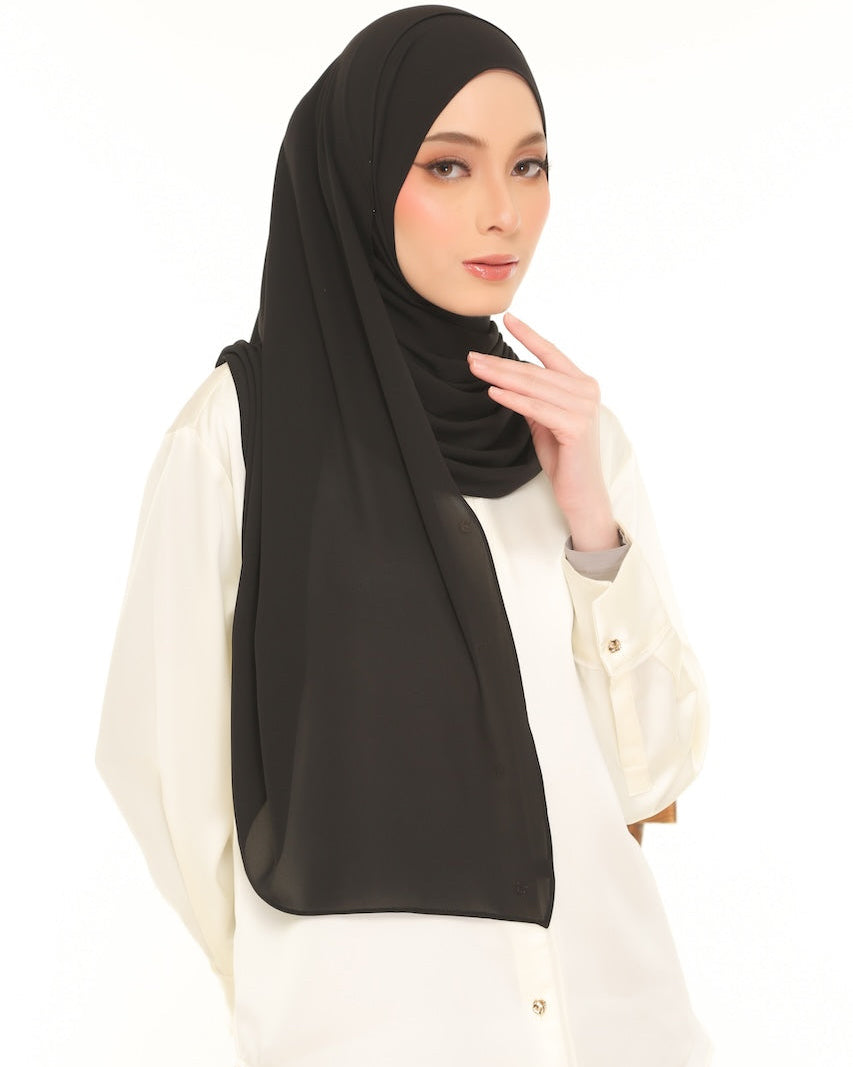 Classic Shawl in Black