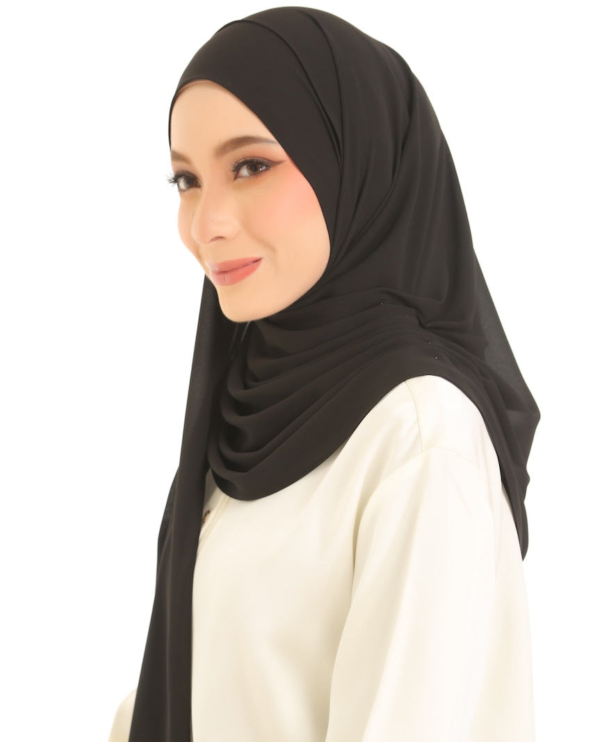 Classic Shawl in Black